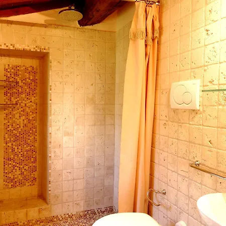 Locazione Turistica Borgo Vernazzano.3 公寓 *